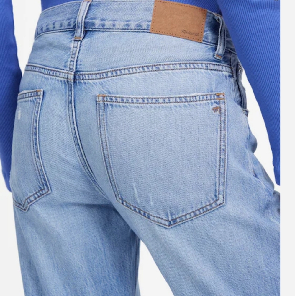 Madewell The Dean Easy Straight Jean in Northridge Wash: Airy Denim Edition - Picture 4 of 14